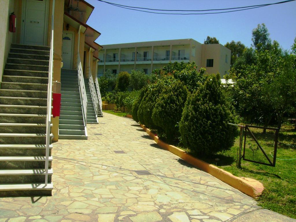Aggelos Family Hotel モライティカ エクステリア 写真