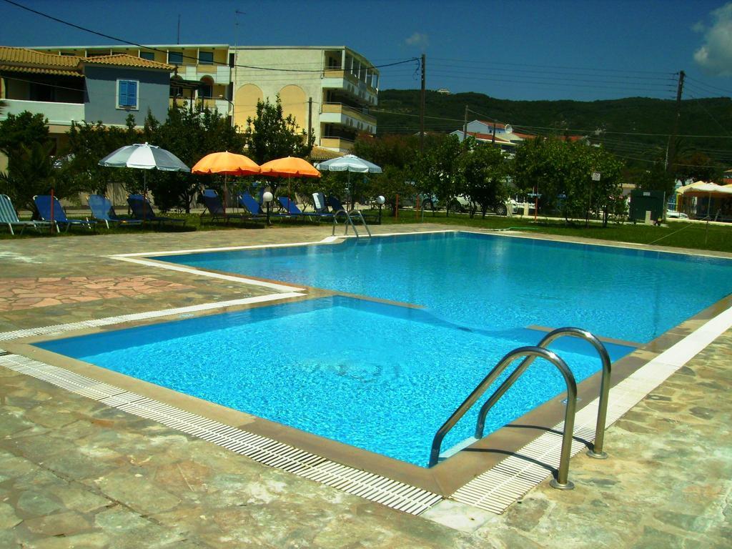Aggelos Family Hotel モライティカ エクステリア 写真