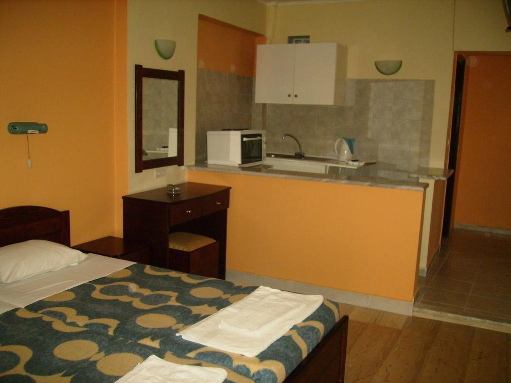 Aggelos Family Hotel モライティカ エクステリア 写真